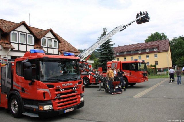 2011-06-16 -74- Vorfuehrung Hubrettungsfahrzeuge